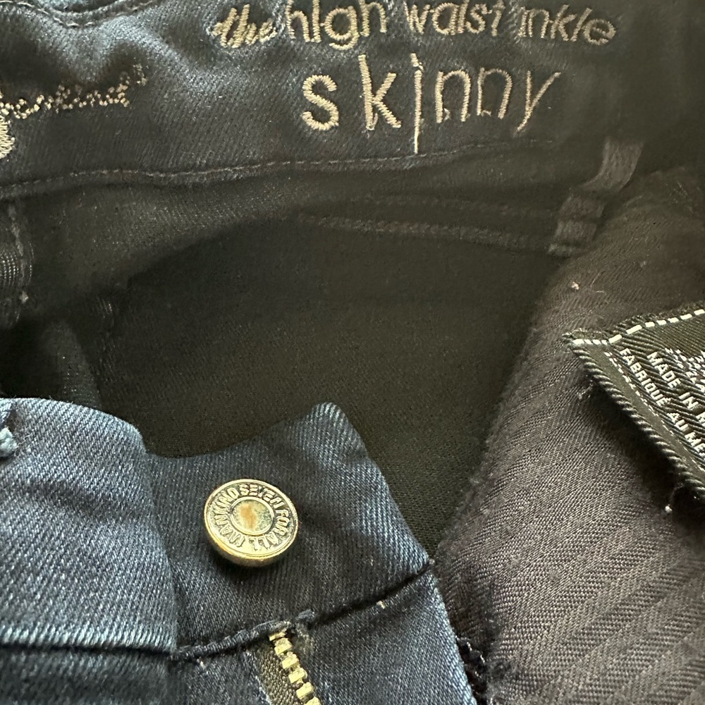 Seven jeans. - Picture 2 of 3
